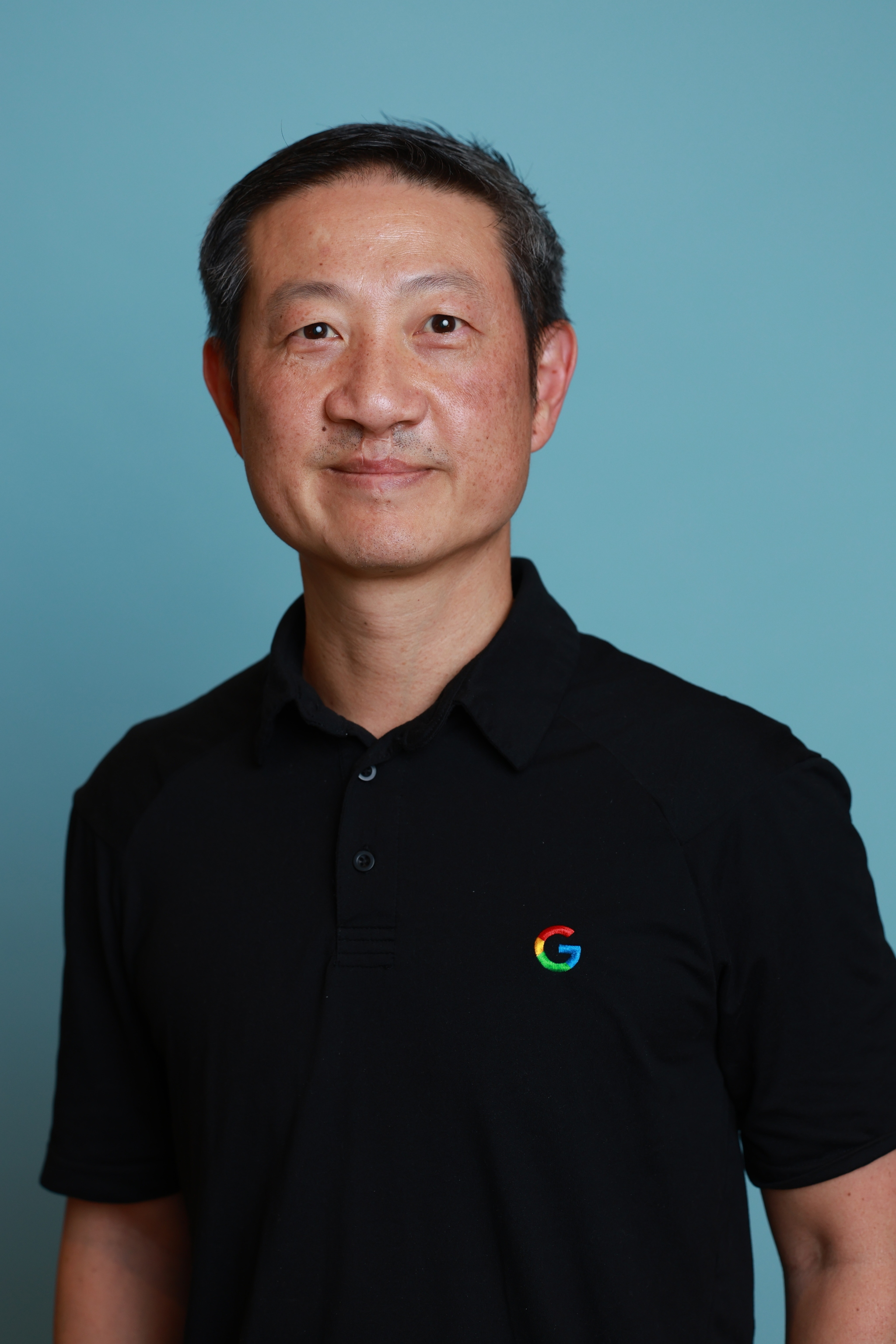 Thomas Lee — Hardware Operations & Manufacturing Advisor